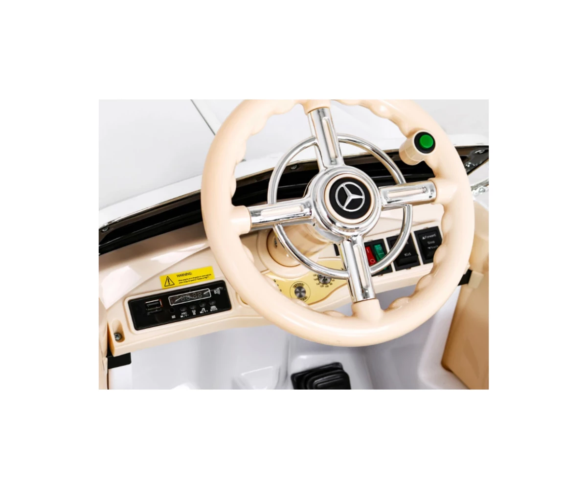 retro-kierownica-i-panel-audio