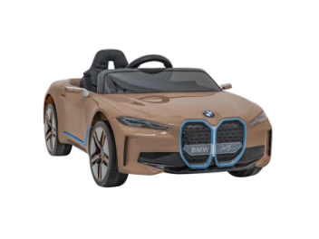 Autko BMW i4 złoty