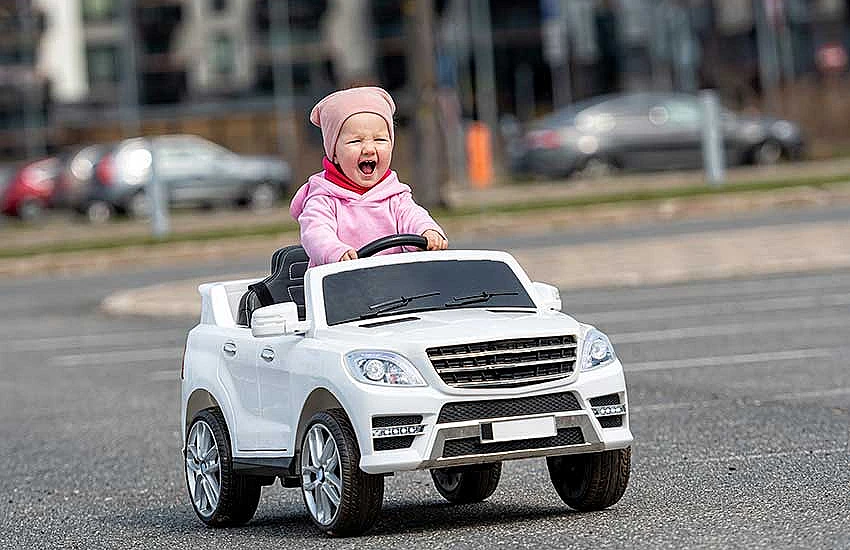 Rola zabawy samochodzikami elektrycznymi w terapii dzieci z różnymi potrzebami rozwojowymi