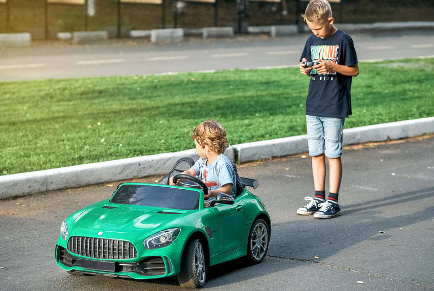 Samochodzik z pilotem