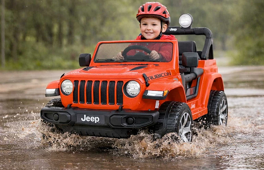 Czy można jeździć samochodzikiem podczas i po deszczu? Fakty, mity i ryzyko