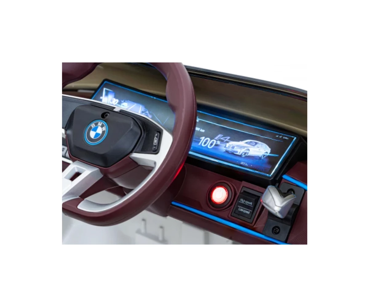 atrakcyjny i ciekawy panel audio zapewniajacy dodatkowa atrakcje podczas jazdy